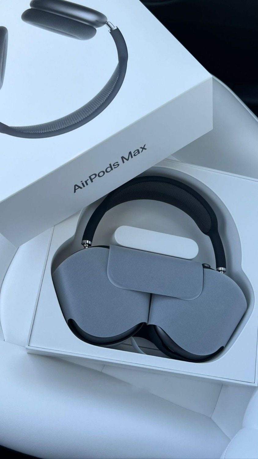 Apple AirPods Max – Premium Wireless Over-Ear Headphones